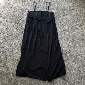 WhoWhatWear Black Empire Waist Midi Dress